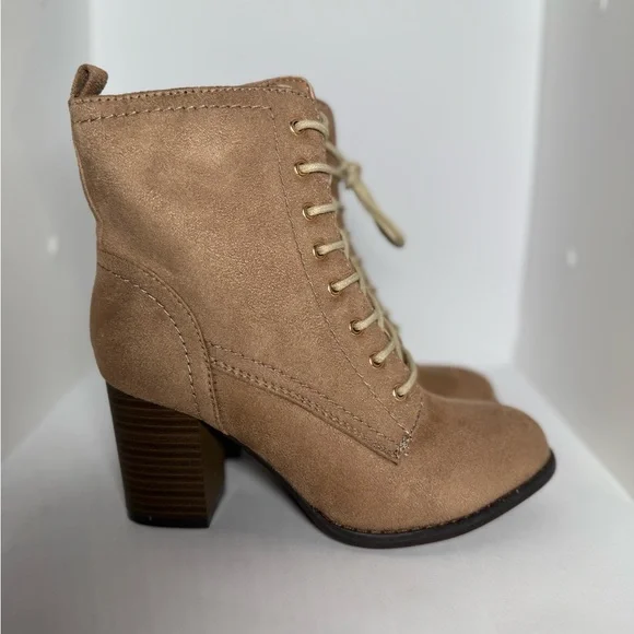Journee Collection Women's Baylor Booties Tan/Size 7 - Picture 5 of 11
